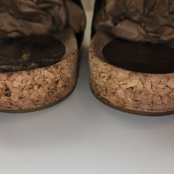 Birky's sandals--lightly used--bronze - Picture 9 of 10